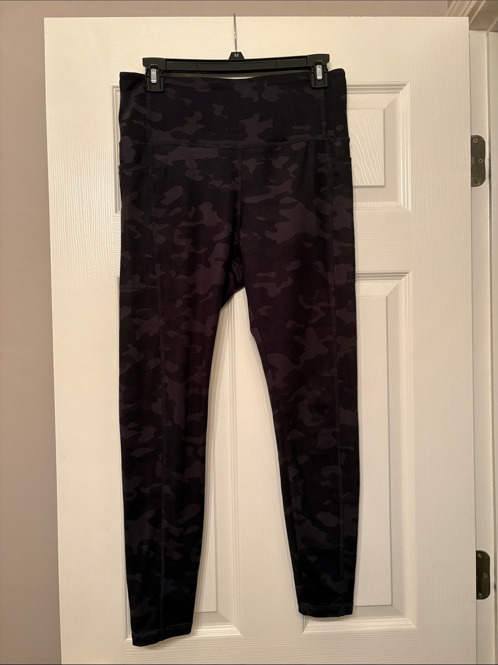 Danskin Camo Pocket Leggings Style 9388 Black Medium